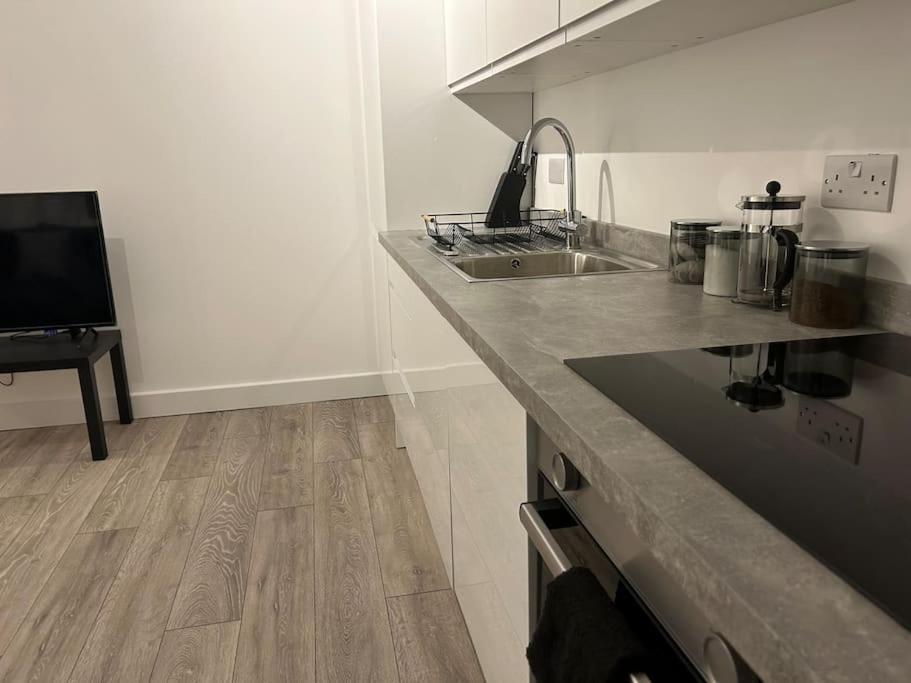 1 Bed High Quality Modern Flat Apartment Edgware Ngoại thất bức ảnh